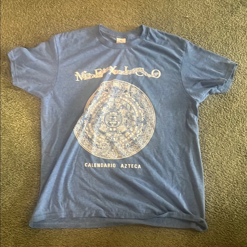 Blue and White Yazbek XL Mexico Aztec Calendar Graphic Tee in Great Condition